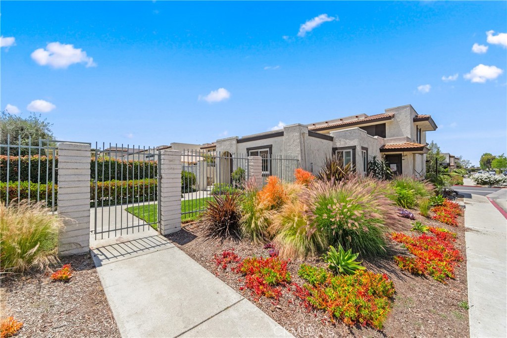 9856 Lido Way 19, Cypress CA 90630 - photo 1