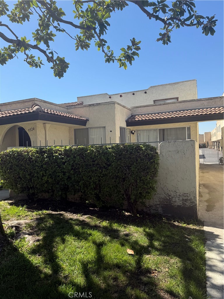9924 Del Rio, Cypress CA 90630 - photo 1