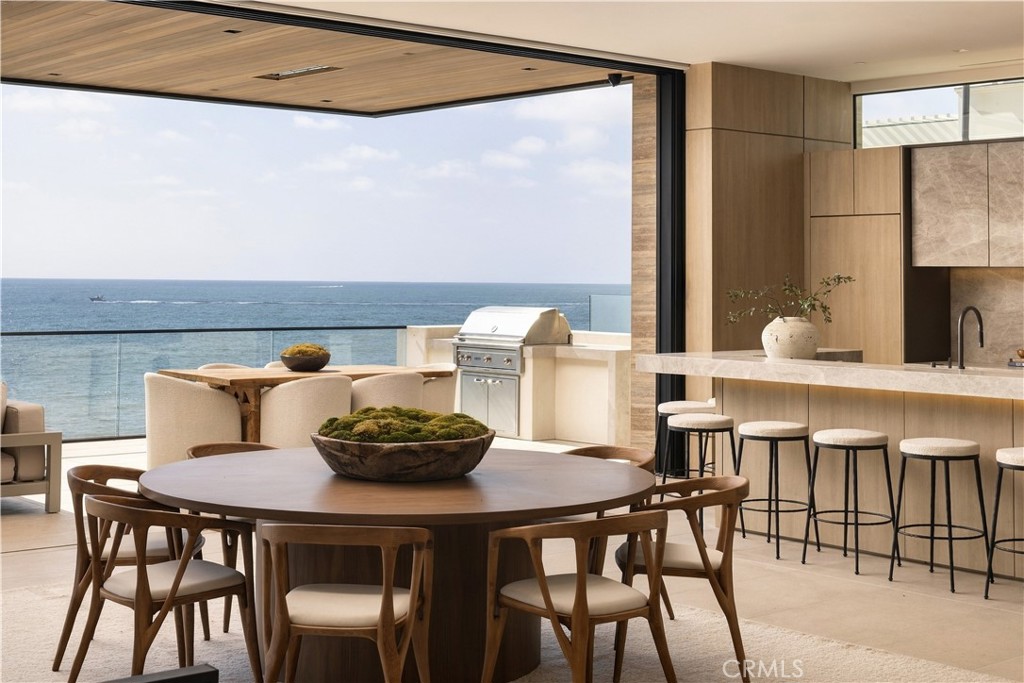Sitting Area Kitchen Bar - 1 Strand Beach Dr, Dana Point CA 92629 - photo 10