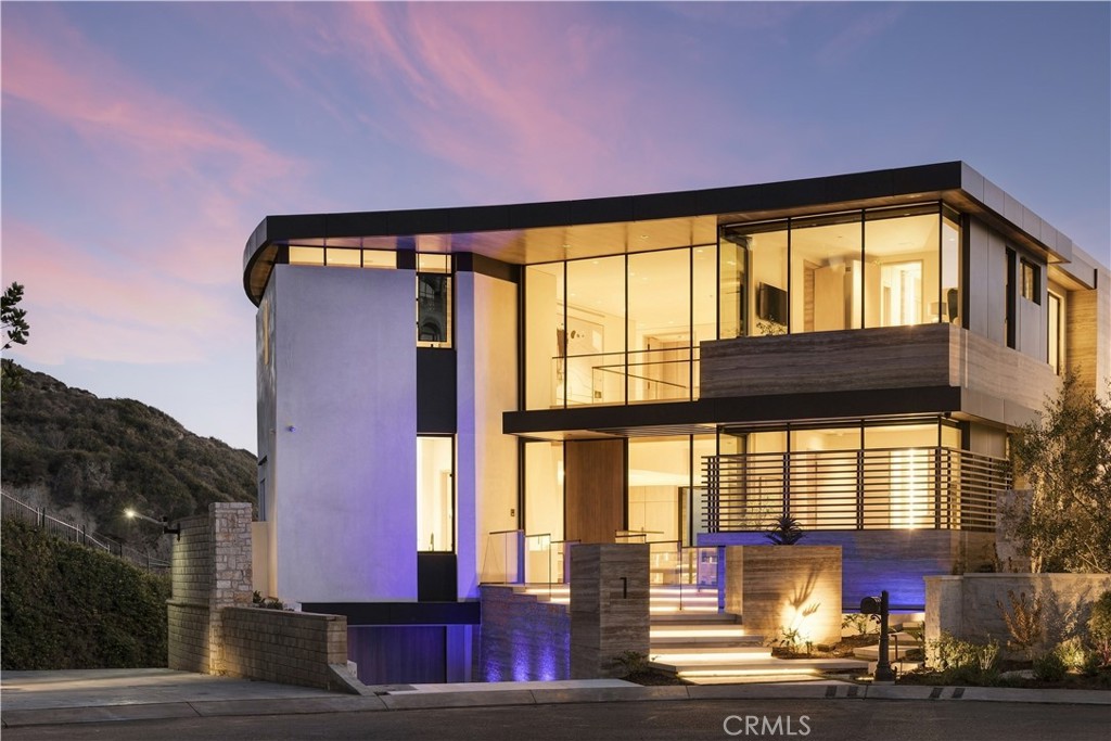 Front / End of Cul-de-sac - 1 Strand Beach Dr, Dana Point CA 92629 - photo 27