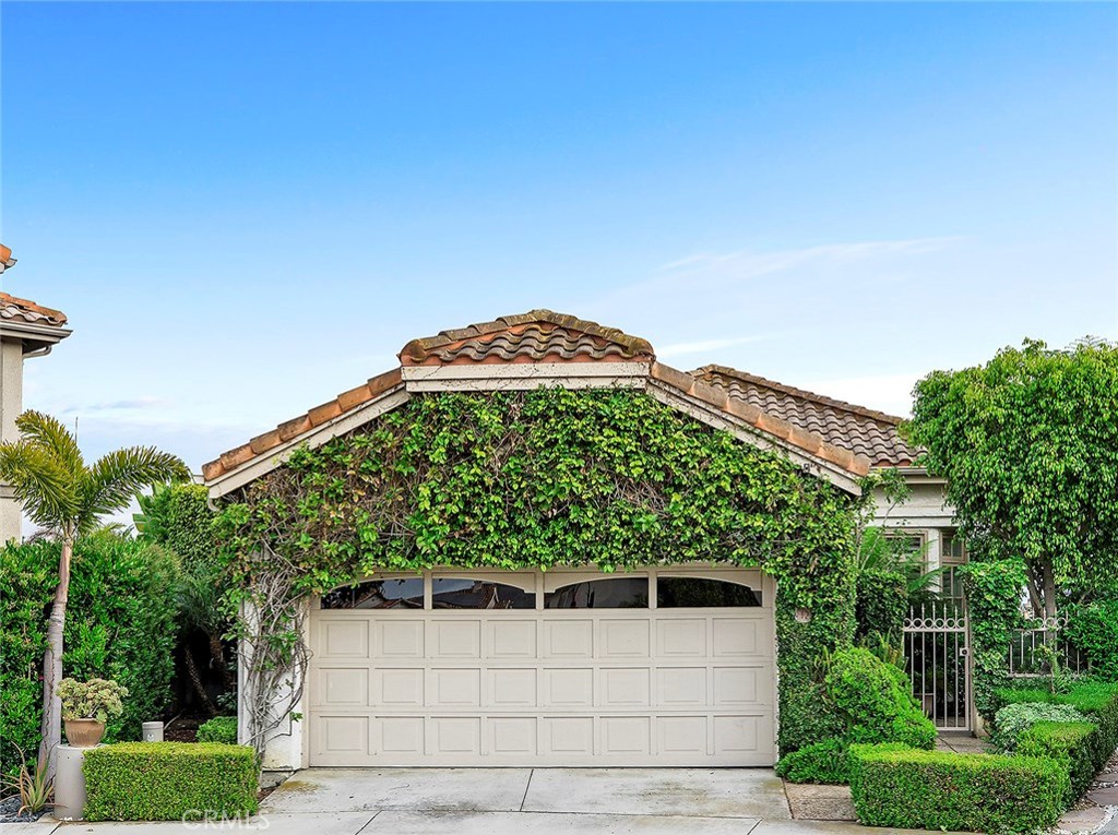 Your private cul-de-sac homesite is lush and beautiful. - 12 Monaco, Dana Point CA 92629 - photo 1