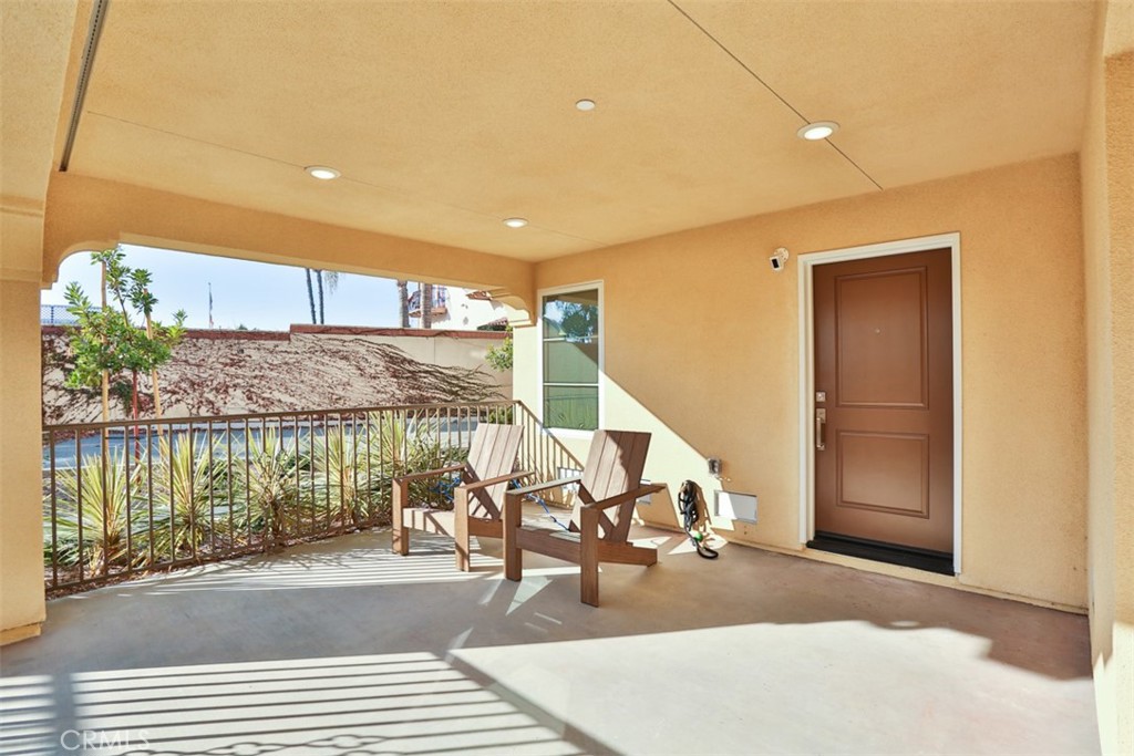 Mainfloor bonus/flex room with bath and patio - 1529 Doheny Way, Dana Point CA 92629 - photo 39