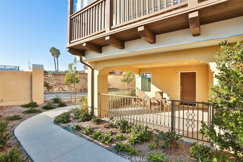 Mainfloor bonus/flex room with bath and patio - 1529 Doheny Way, Dana Point CA 92629 - photo 40