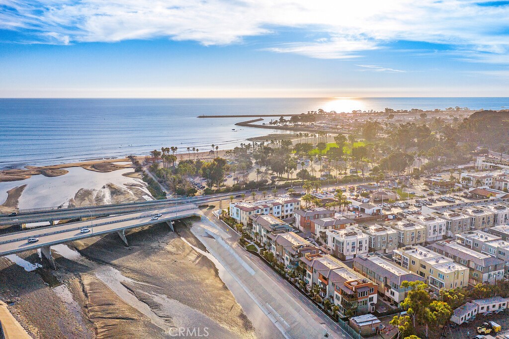 Newer beach close community - South Cove. - 1632 Doheny Way, Dana Point CA 92629 - photo 1