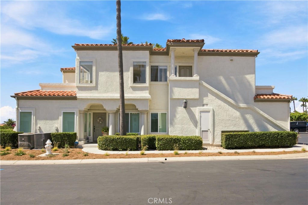 Side elevation - 17 Grand Master Court, Dana Point CA 92629 - photo 2