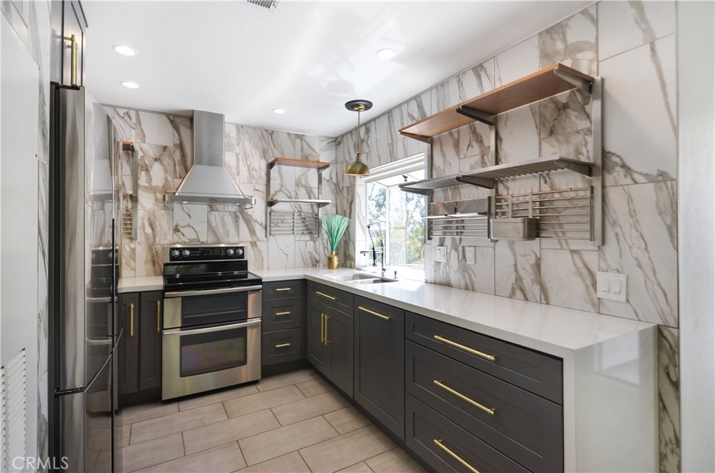 18 Corniche Dr H Dana Point CA 92629 18 Corniche Dr H Dana Point CA 92629
