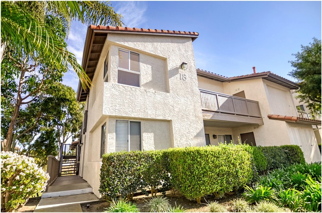 18 Corniche Drive E, Dana Point CA 92629 - photo 1