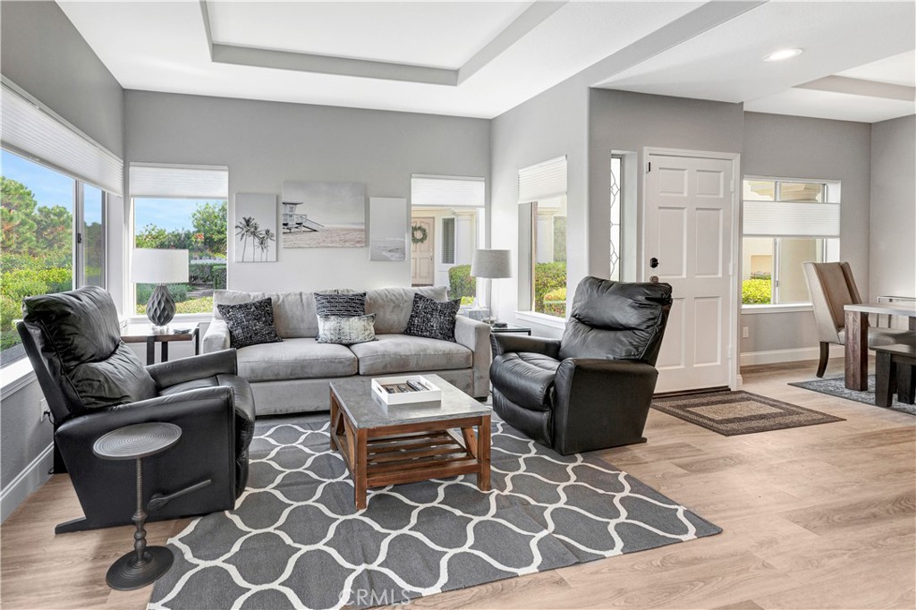 Living Room Entry - 18 Tennis Villas, Dana Point CA 92629 - photo 5