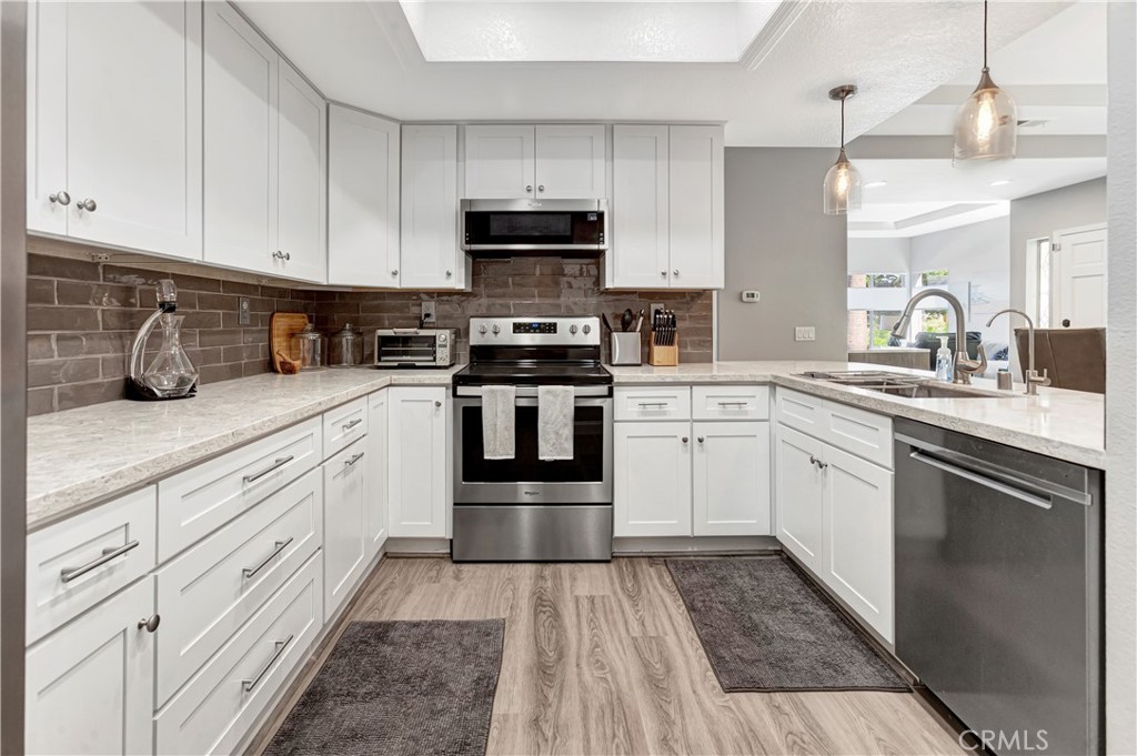Kitchen - 18 Tennis Villas, Dana Point CA 92629 - photo 10