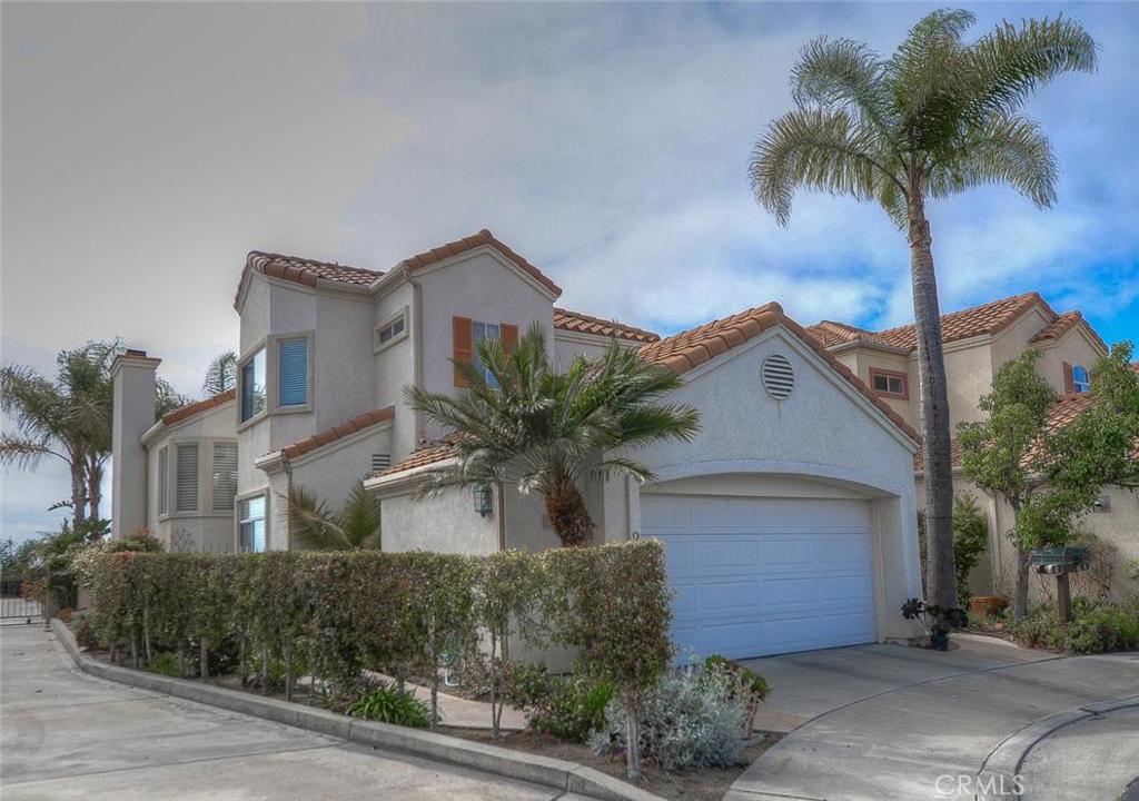 Plenty of light enters as there is only a home adjacent on one side - 2 Marquesa, Dana Point CA 92629 - photo 1