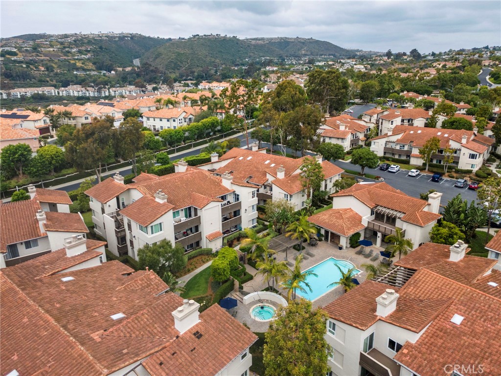 20 Corniche Drive H, Dana Point CA 92629 - photo 33