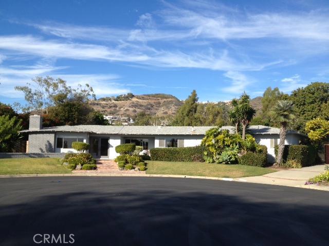 Beautiful single story situated at end of private cul-de-sac (boardered by only 1 neighbor!!) - 214 Monarch Bay Drive, Dana Point CA 92629 - photo 1