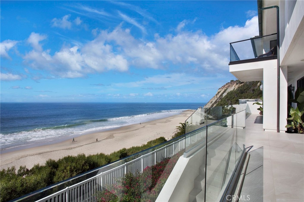 COASTLINE VIEWS FROM ALL MAIN ROOMS - 22 Breakers, Dana Point CA 92629 - photo 1