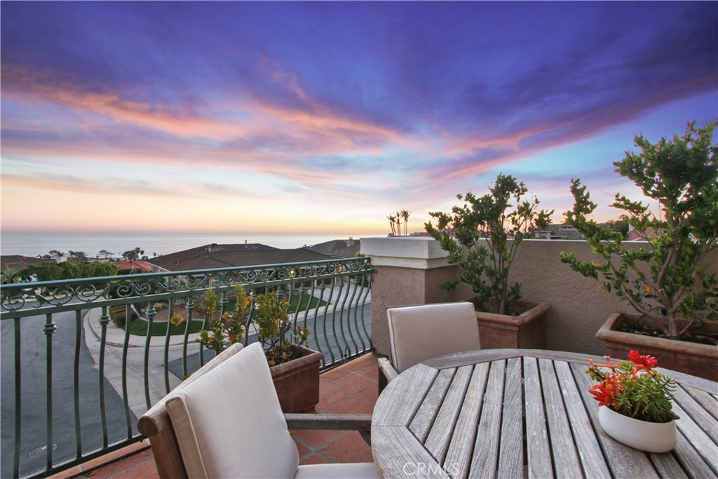 One more view of this relaxing private spot to enjoy the surrounding. - 22861 Via Orvieto, Dana Point CA 92629 - photo 1