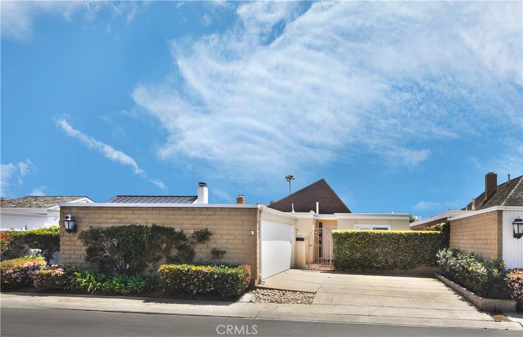 GATED COURTYARD ENTRY - 23842 Marmara Bay, Dana Point CA 92629 - photo 1