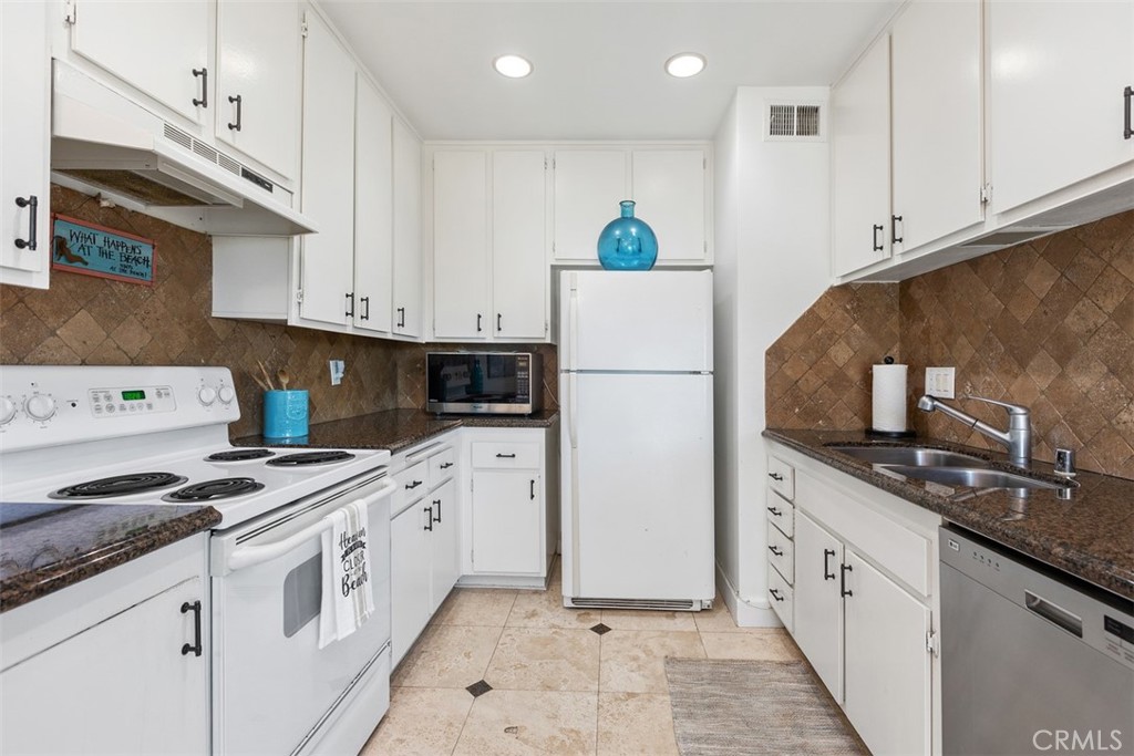 24091 Vista Corona, Dana Point CA 92629 - photo 8