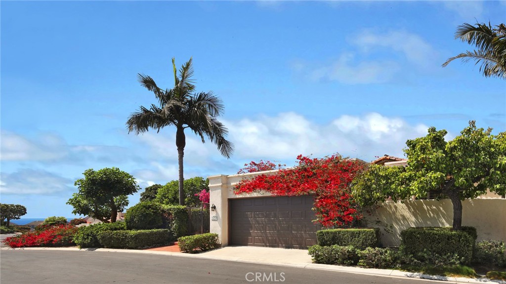 PREMIER CORNER LOCATION IN THE "VILLAS" - 24231 Porto Cristo, Dana Point CA 92629 - photo 1