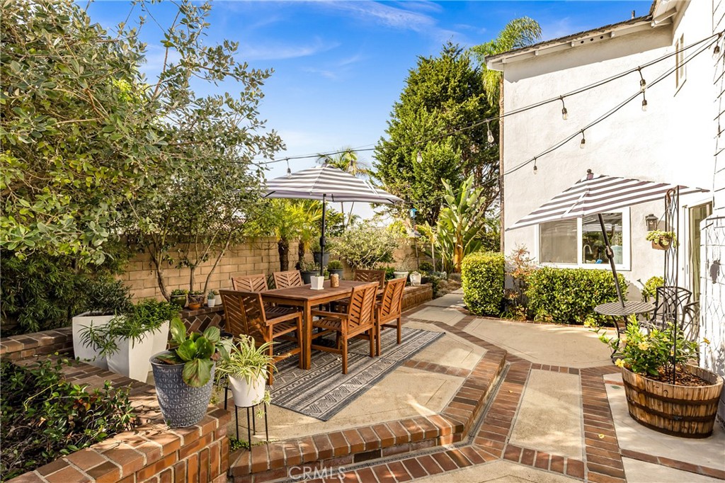 The perfect entertainers garden. Multiple places to host your holiday events! - 24261 De Leon Drive, Dana Point CA 92629 - photo 2