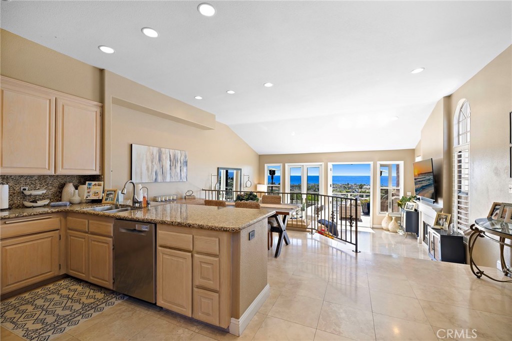 24482 Alta Vista Drive, Dana Point CA 92629 - photo 9
