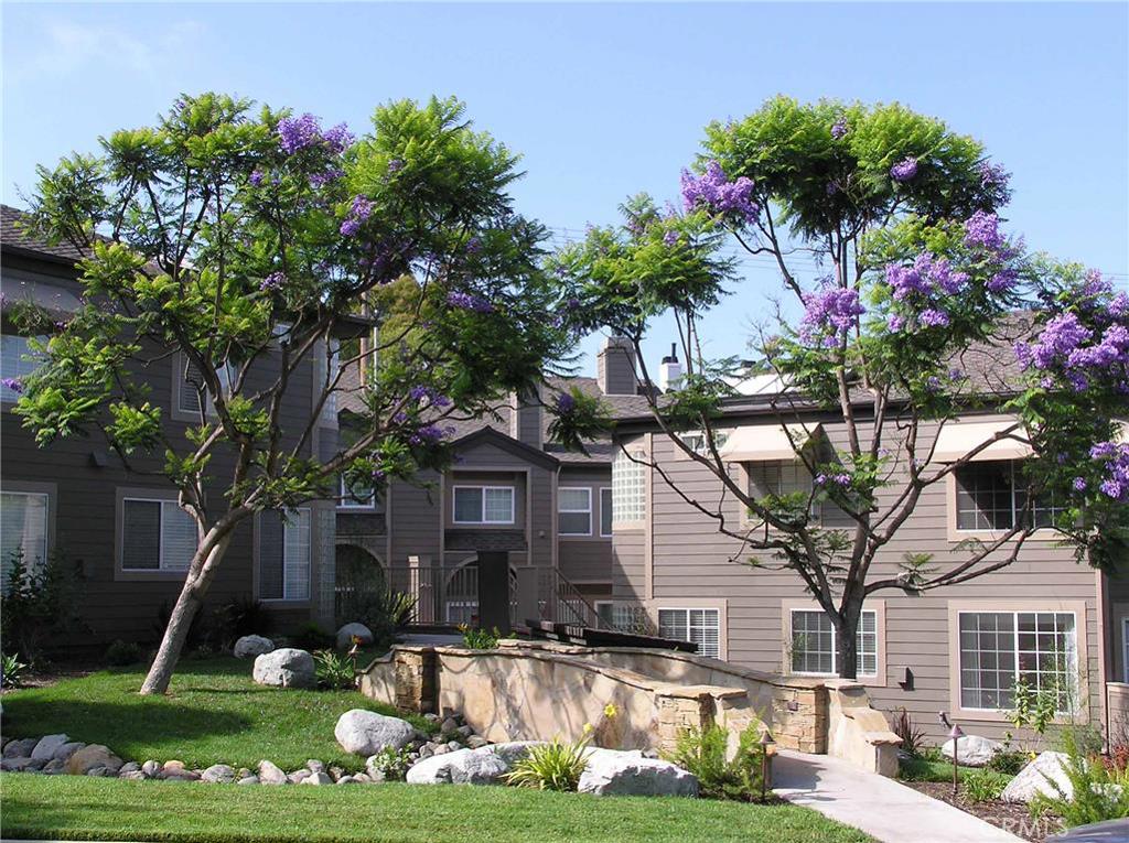 Beautiful community located in the prime section of Lantern Village. Just steps away from ocean and harbor views of Dana - 24535 Santa Clara Avenue, Dana Point CA 92629 - photo 1