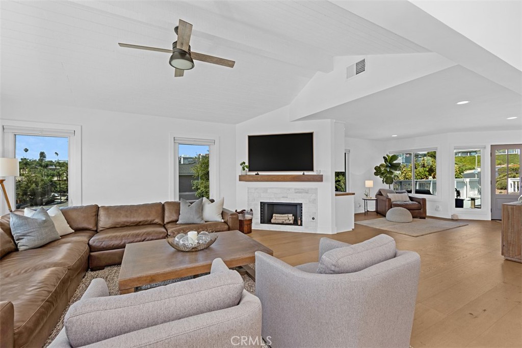 Vaulted Ceilings - 24562 Polaris, Dana Point CA 92629 - photo 11