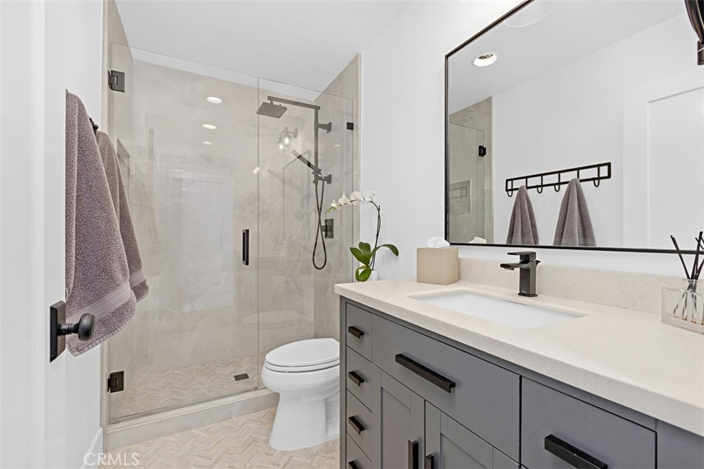 Main Floor Updated Bathroom - 24562 Polaris, Dana Point CA 92629 - photo 26