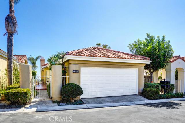 Beautiful curb appeal with gated courtyard entry. - 24866 Sunstar Lane, Dana Point CA 92629 - photo 1