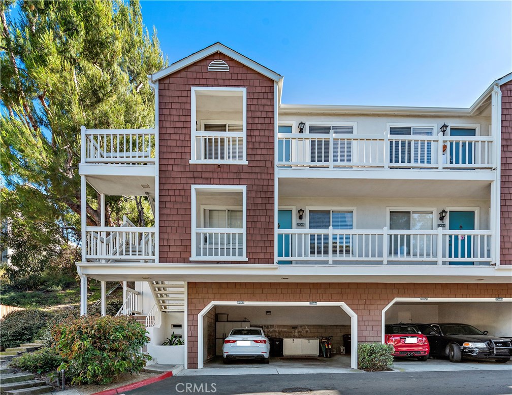 Top floor end unit. - 25050 Terrace Lantern 22, Dana Point CA 92629 - photo 1