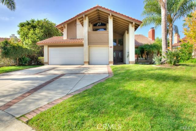 House is on a small cul-de-sac, with a large driveway for additional off-street parking. - 25116 Via Pacifica, Dana Point CA 92629 - photo 1