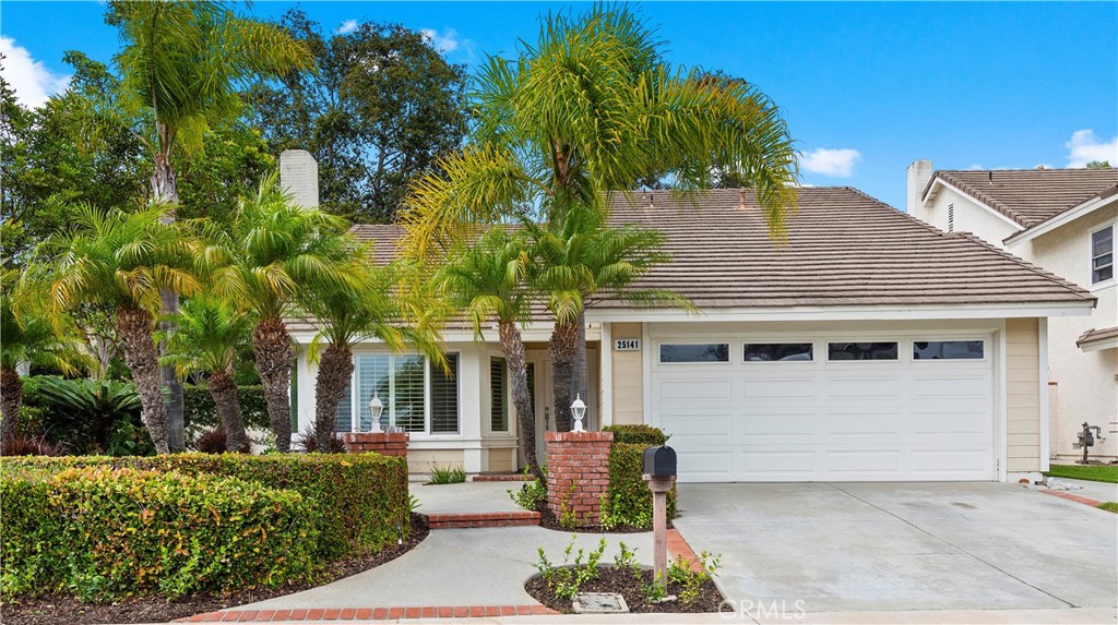 Coastal home boasting painted siding, private courtyard with mature palms. - 25141 Danabirch, Dana Point CA 92629 - photo 1