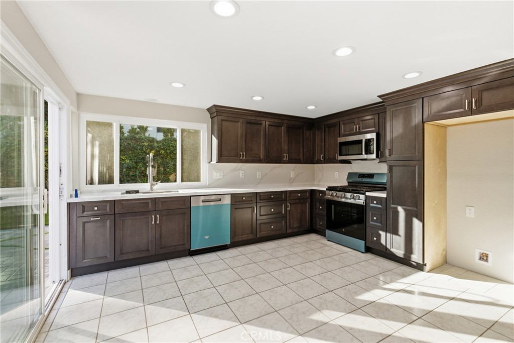 Newly Remodeled Kitchen. - 25302 Neptune Drive, Dana Point CA 92629 - photo 7