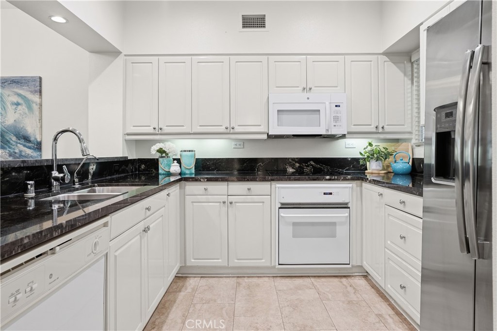 25422 Sea Bluffs 6103, Dana Point CA 92629 - photo 10