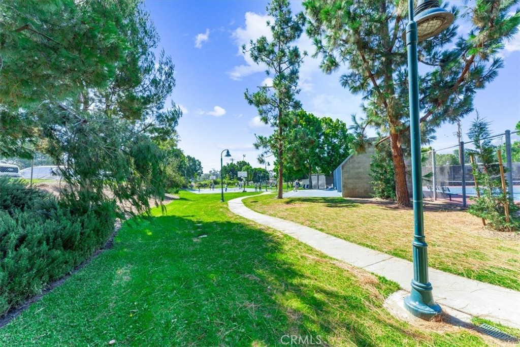 The community park next door includes basketball and tennis courts. - 25611 Quail Run 32, Dana Point CA 92629 - photo 28