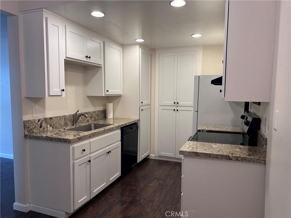 Kitchen - 25611 Quail, Dana Point CA 92629 - photo 2