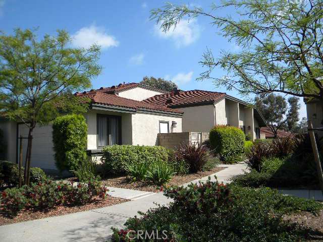 End Unit - with good privacy. Only One common wall. - 25666 Seaside Drive 134, Dana Point CA 92629 - photo 1