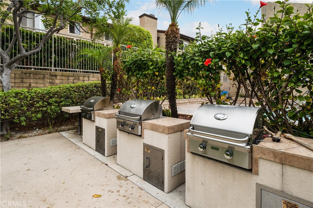 Community barbecue area - 25742 Shell Drive 189, Dana Point CA 92629 - photo 41