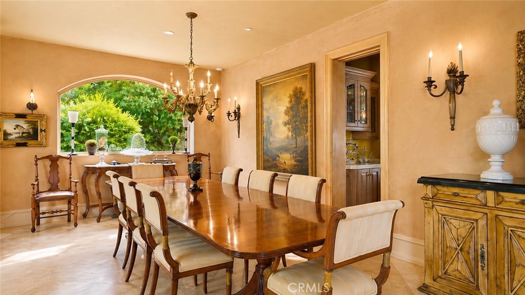 Dining Room with hand troweled smooth coat plaster walls. - 26 RITZ COVE, Dana Point CA 92629 - photo 11