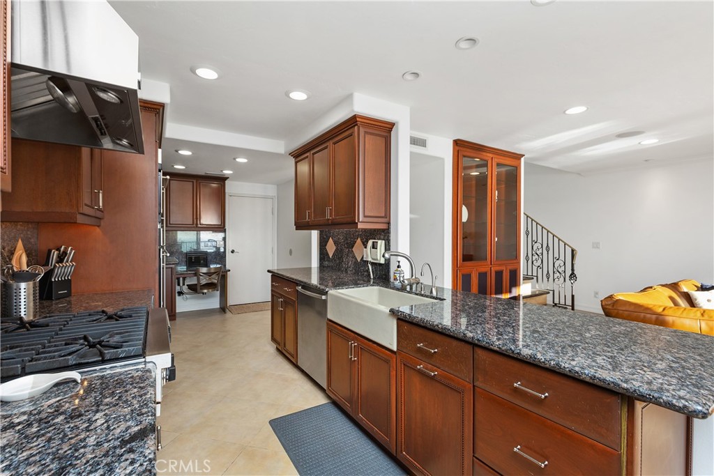 26026 Dana Bluff E W #60, Dana Point CA 92624 - photo 8