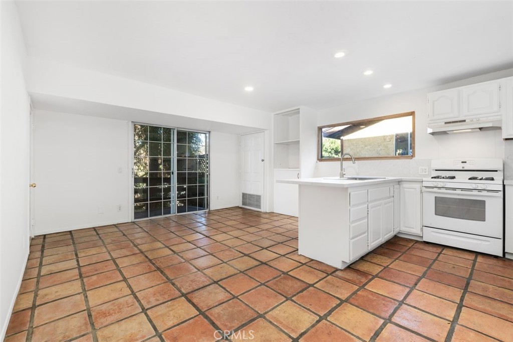 26391 Via California B, Dana Point CA 92624 - photo 5