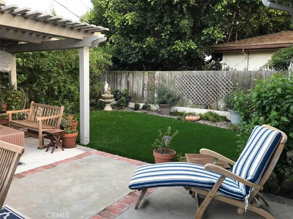 Spacious yard with artificial grass - 26842 Calle Almanza, Dana Point CA 92624 - photo 1