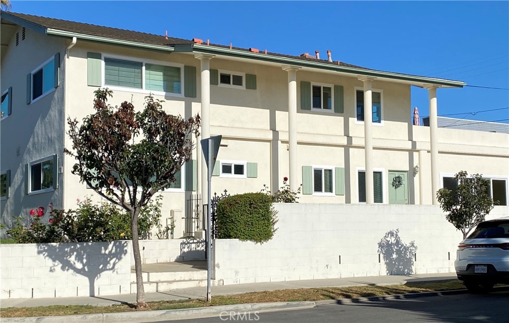Duplex style building, corner lot. Available unit is top floor and adjoining large deck - 26854 Vista Del Mar 2, Dana Point CA 92624 - photo 1