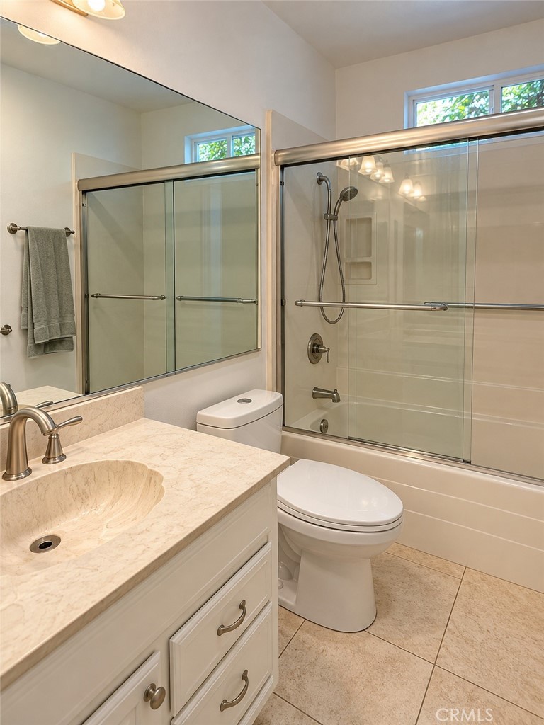 What the bathroom unit 2 could look like if you just remove the bath items. AI enhanced - 26905 Avenida Las Palmas, Dana Point CA 92624 - photo 23
