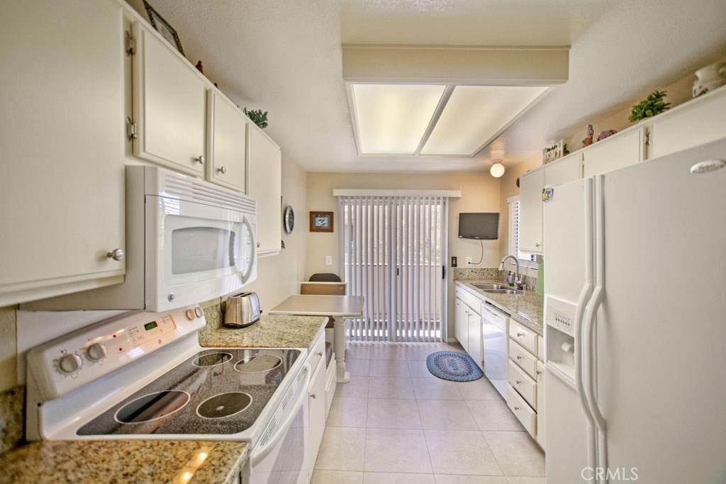 28 Corniche Drive E, Dana Point CA 92629 - photo 5