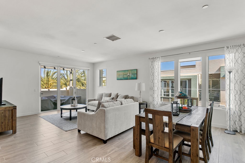 Open concept. - 2867 Doheny, Dana Point CA 92629 - photo 6