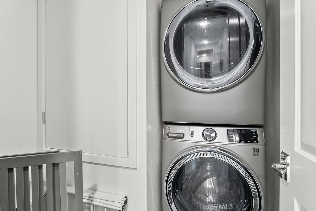 Washer/Dryer is included. - 2867 Doheny, Dana Point CA 92629 - photo 19