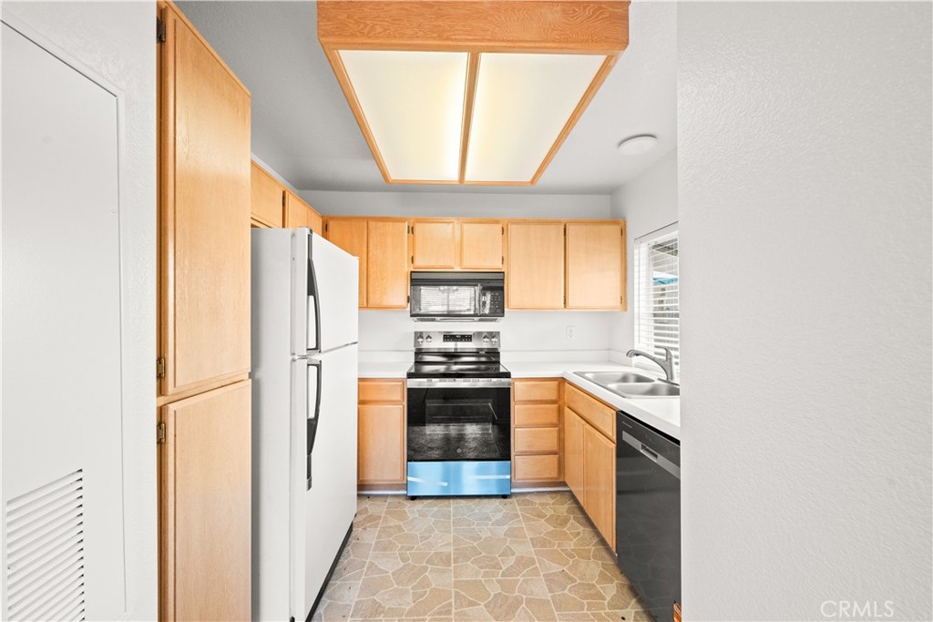 30 Corniche Drive J, Dana Point CA 92629 - photo 18