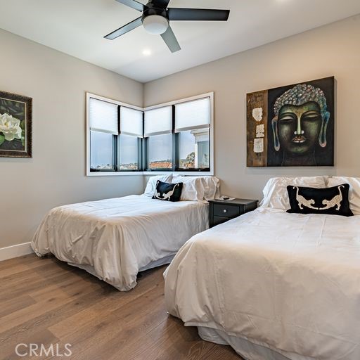 second master upstairs with two full size beds walking closet and full bath - 32 Dauphin, Dana Point CA 92629 - photo 45