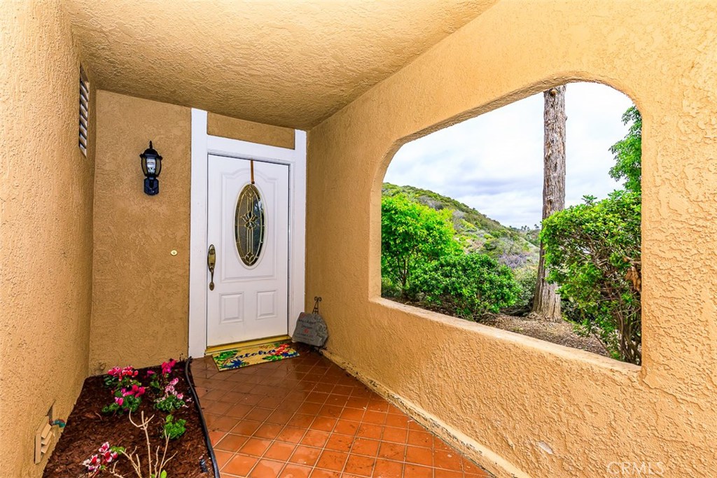 Large Covered Garden entry, beautiful views. - 32311 Linda Vista Lane, Dana Point CA 92629 - photo 1