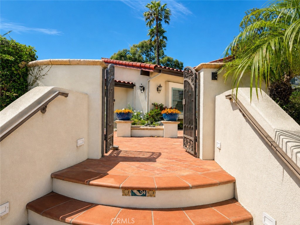 Elegant gated entry - 32355 Via Antibes, Dana Point CA 92629 - photo 3