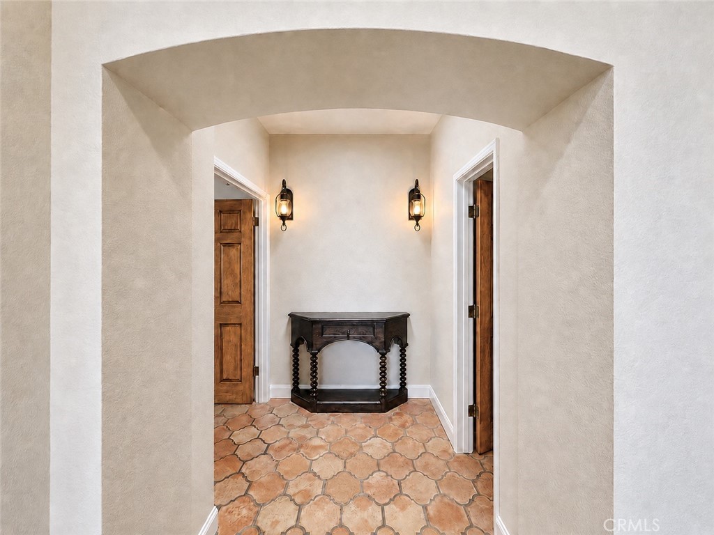 Elegant transition areas - 32355 Via Antibes, Dana Point CA 92629 - photo 11